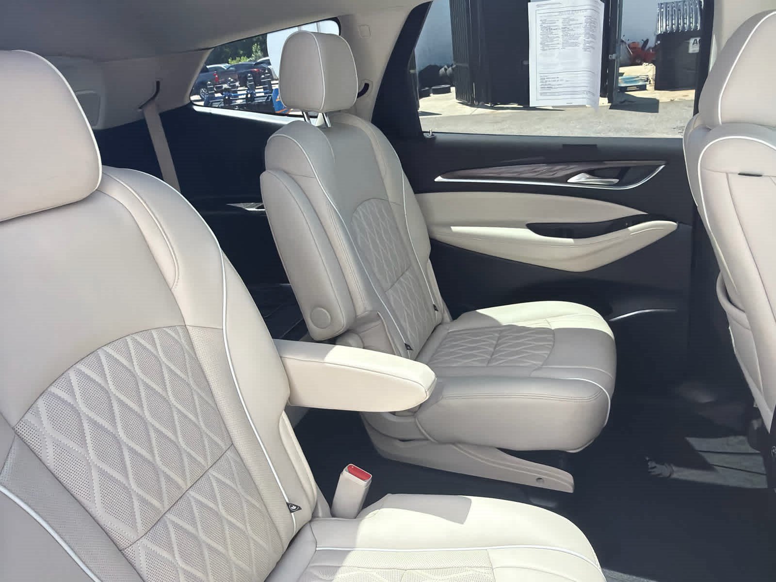 Used 2022 Buick Enclave Avenir w/ Avenir Technology Package AWD/4WD image 8