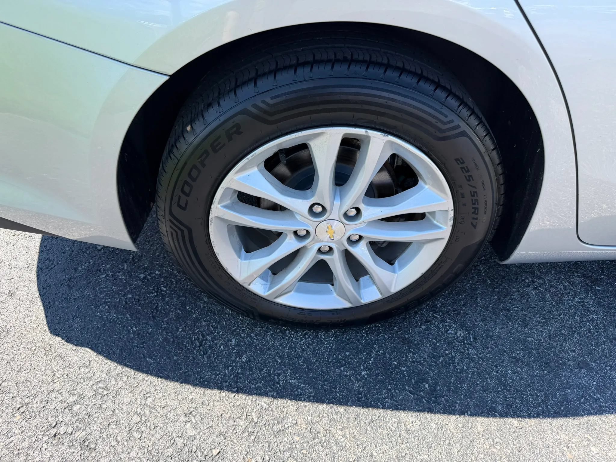 Used 2018 Chevrolet Malibu LT FWD image 33