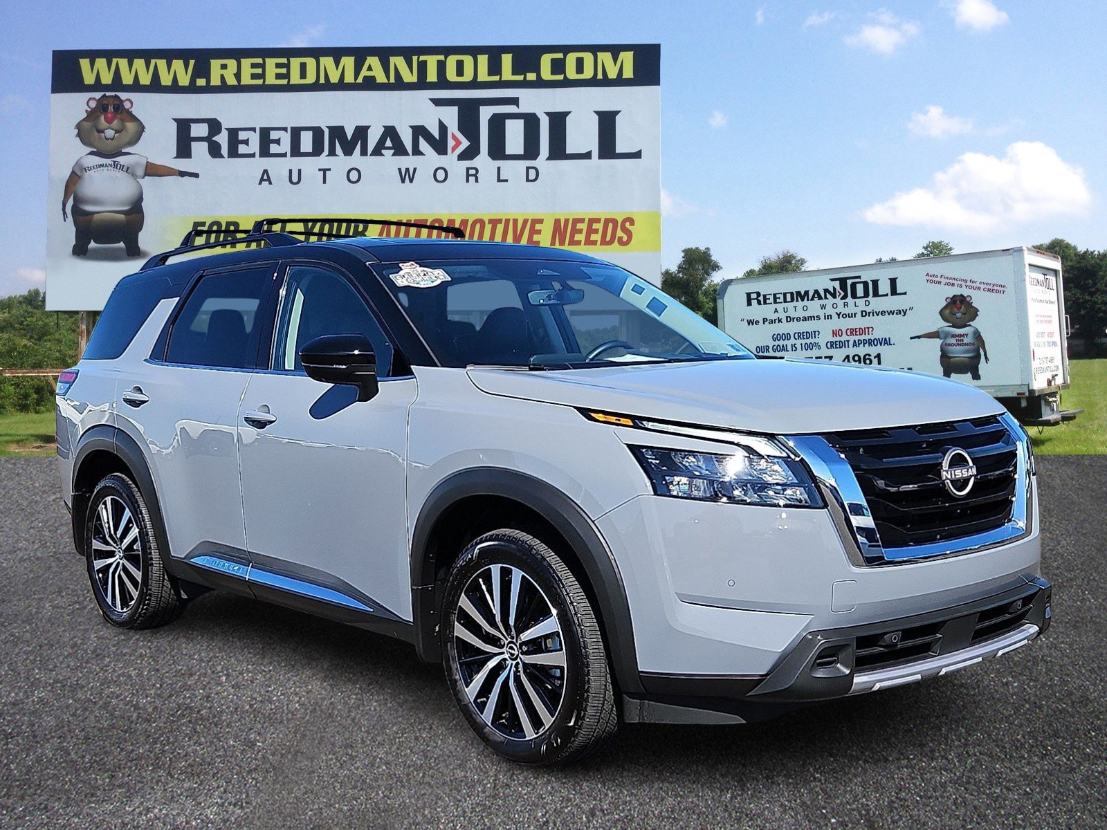 Used 2025 Nissan Pathfinder Platinum w/ Cargo Package
