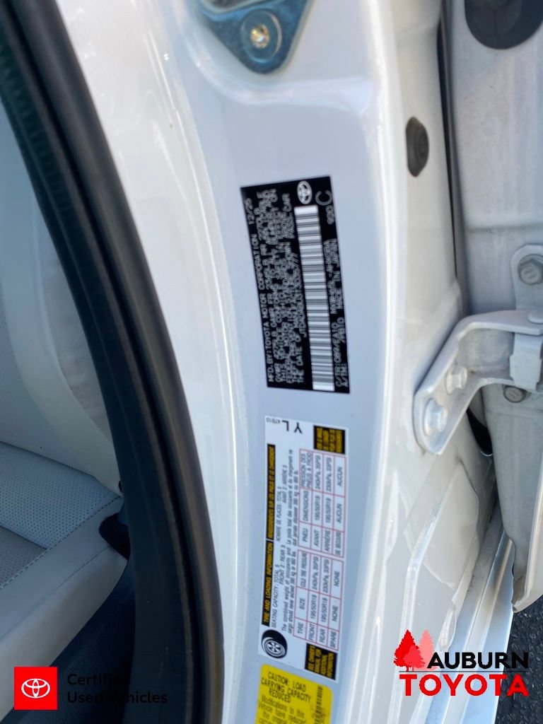 Certified 2026 Toyota Prius XLE AWD/4WD image 31