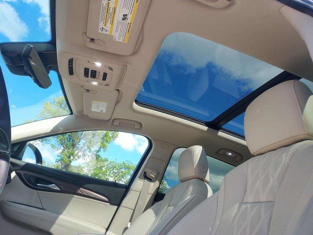 Used 2023 Buick Envision Avenir AWD/4WD image 27