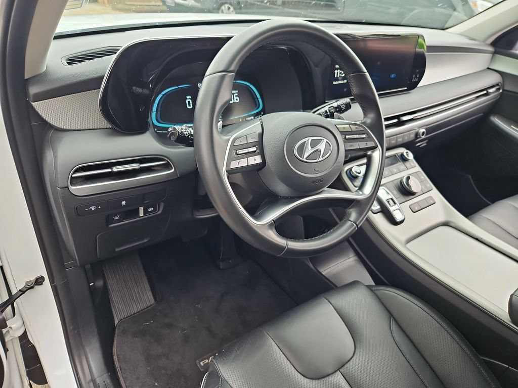 Used 2023 Hyundai Palisade SEL FWD image 13