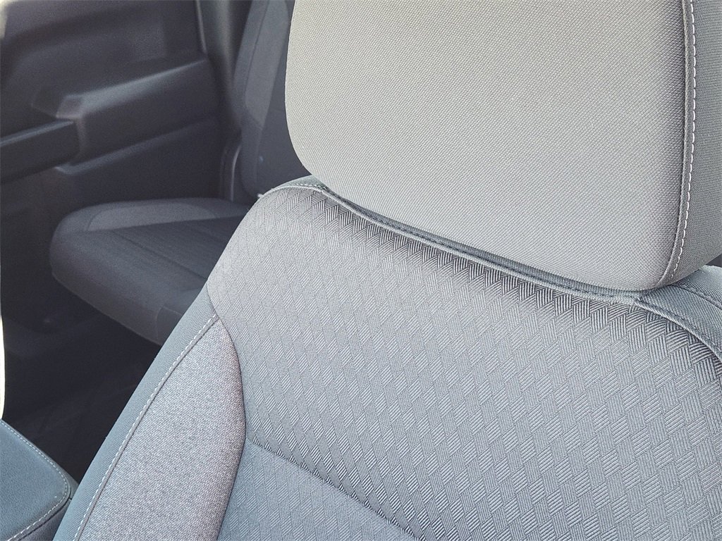 Used 2024 Chevrolet Silverado 1500 Custom image 16