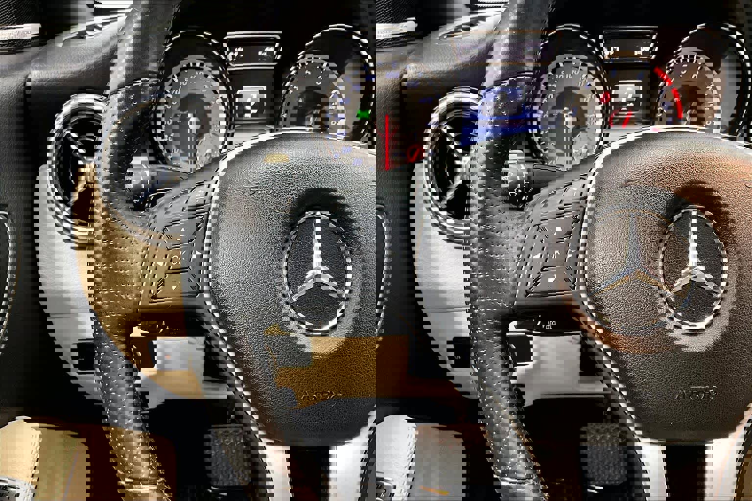 Used 2014 Mercedes-Benz CLA 250 image 21