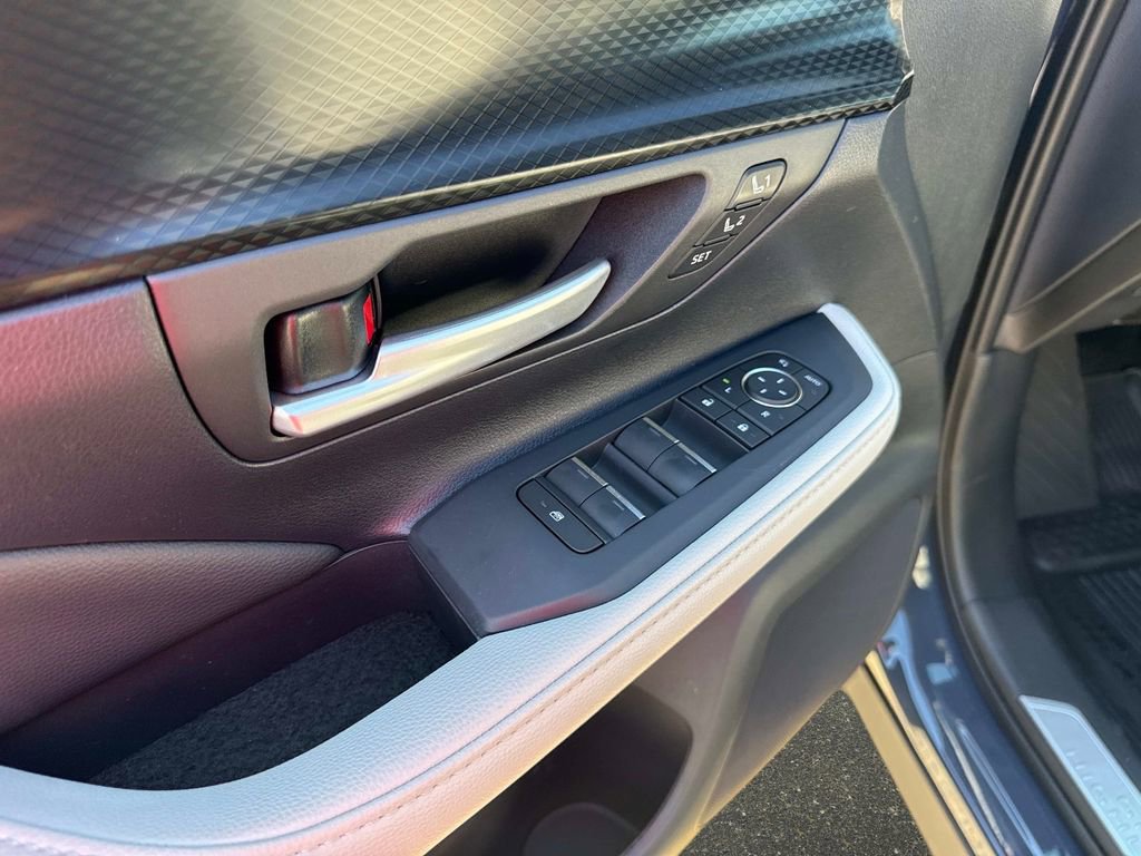 New 2026 Toyota Grand Highlander AWD Hybrid image 18