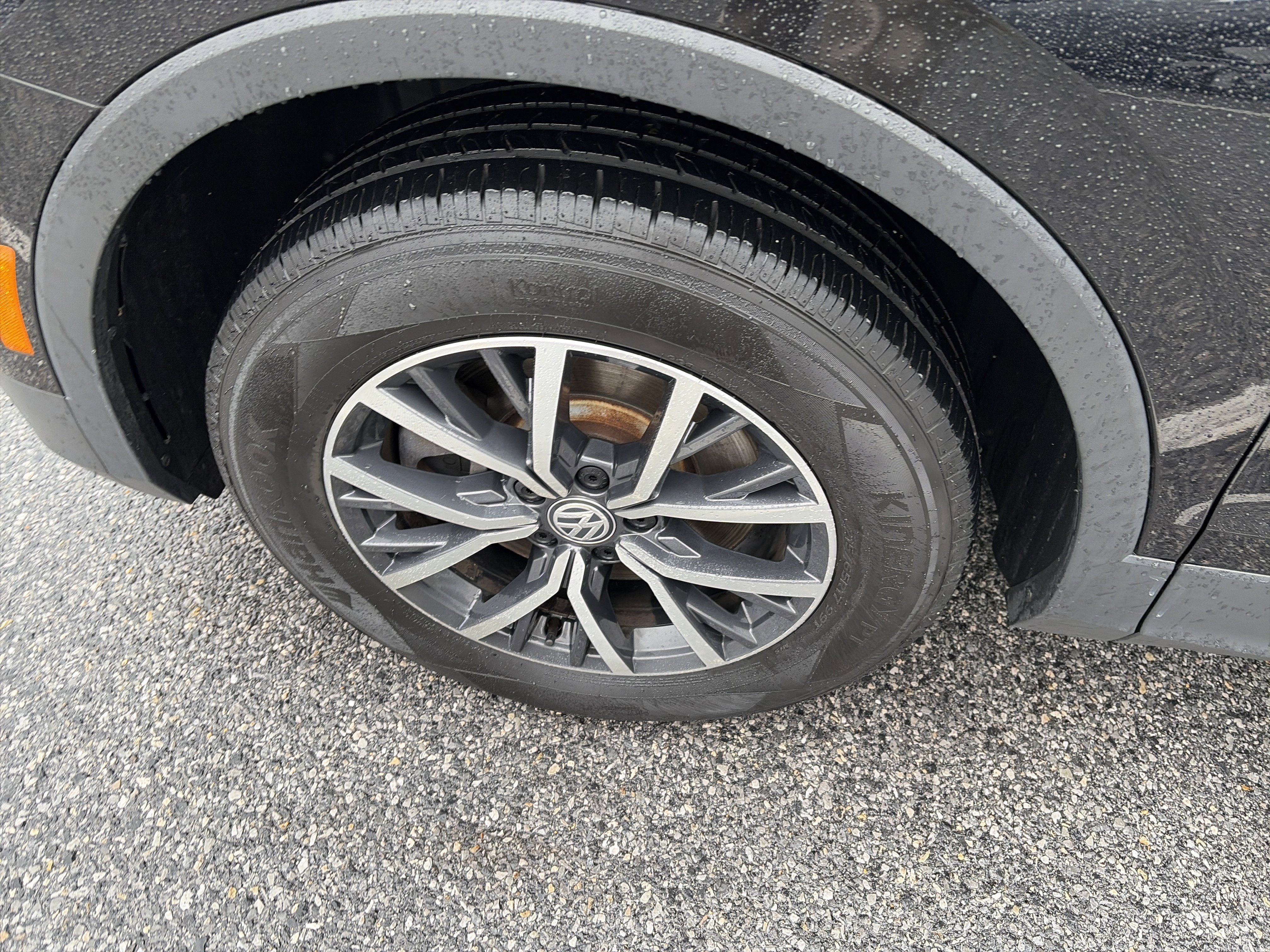 Used 2020 Volkswagen Tiguan SE image 9