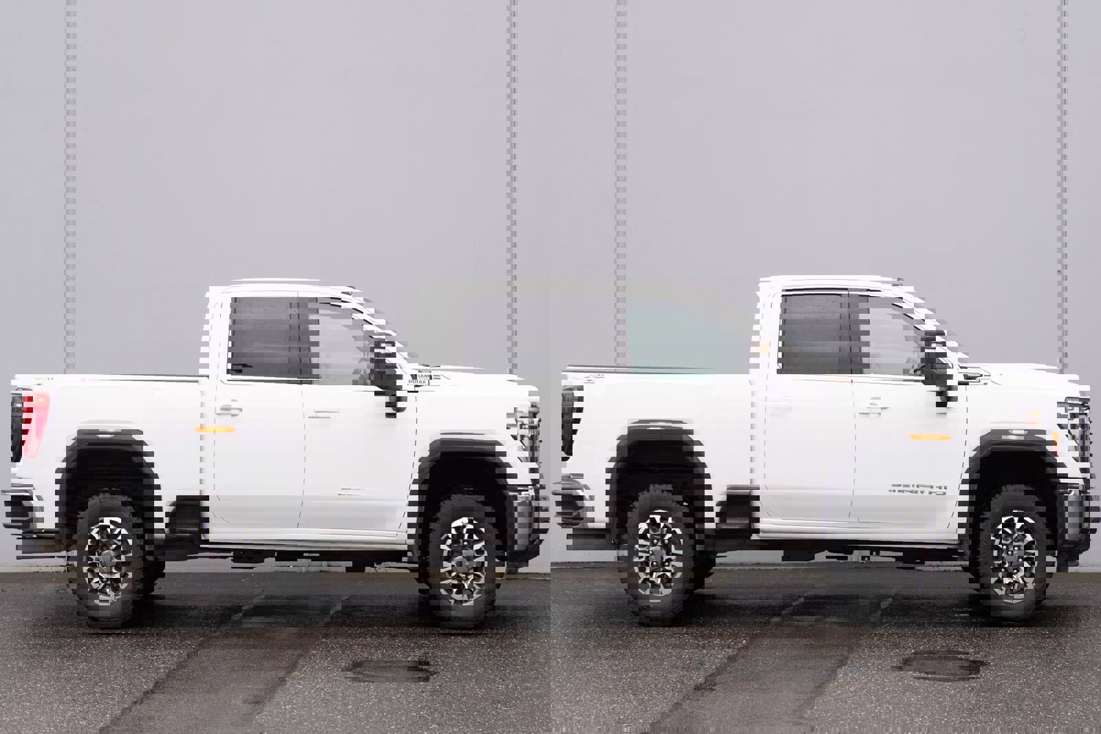 Used 2024 GMC Sierra 3500 SLE w/ SLE Value Package image 27