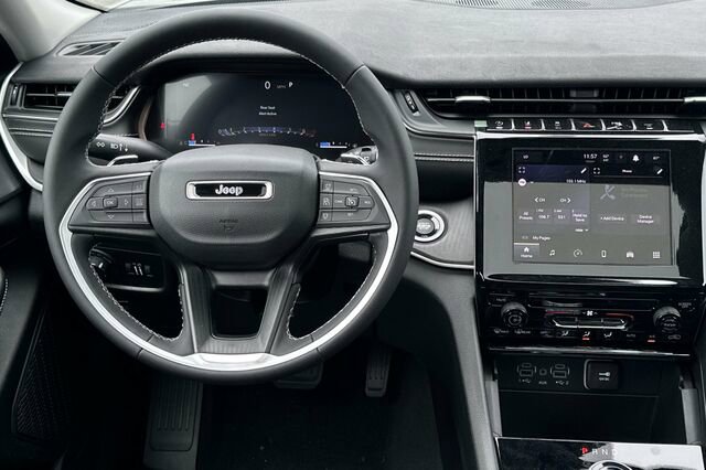 New 2023 Jeep Grand Cherokee Laredo X image 8