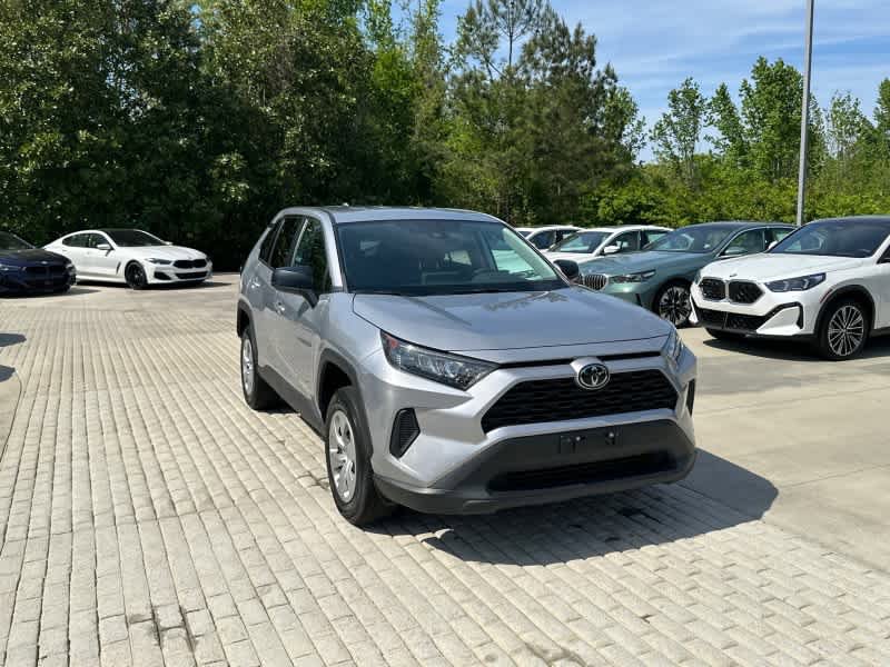 Used 2022 Toyota RAV4 LE AWD/4WD image 10