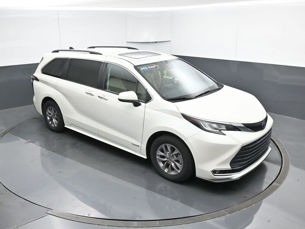 Used 2021 Toyota Sienna XLE image 51