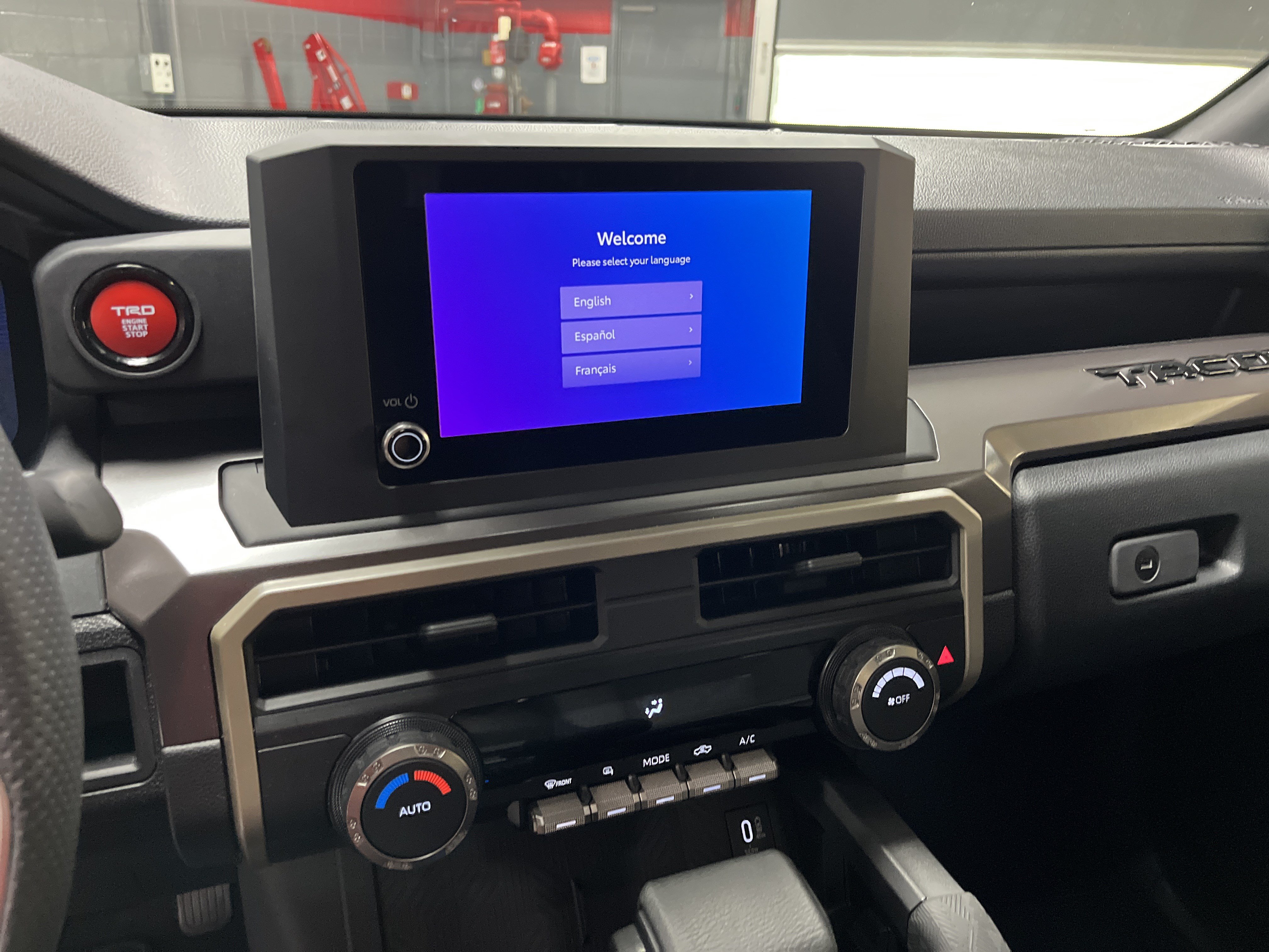 Certified 2025 Toyota Tacoma TRD Off-Road AWD/4WD image 23