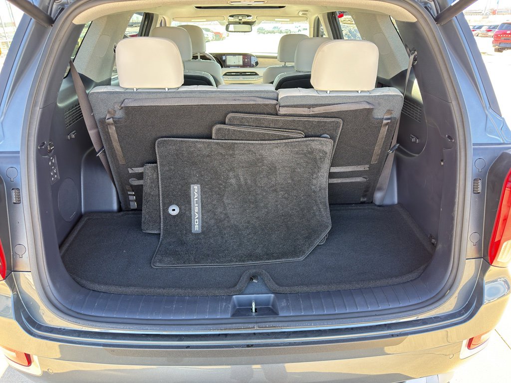 Used 2022 Hyundai Palisade Limited w/ Cargo Package image 18