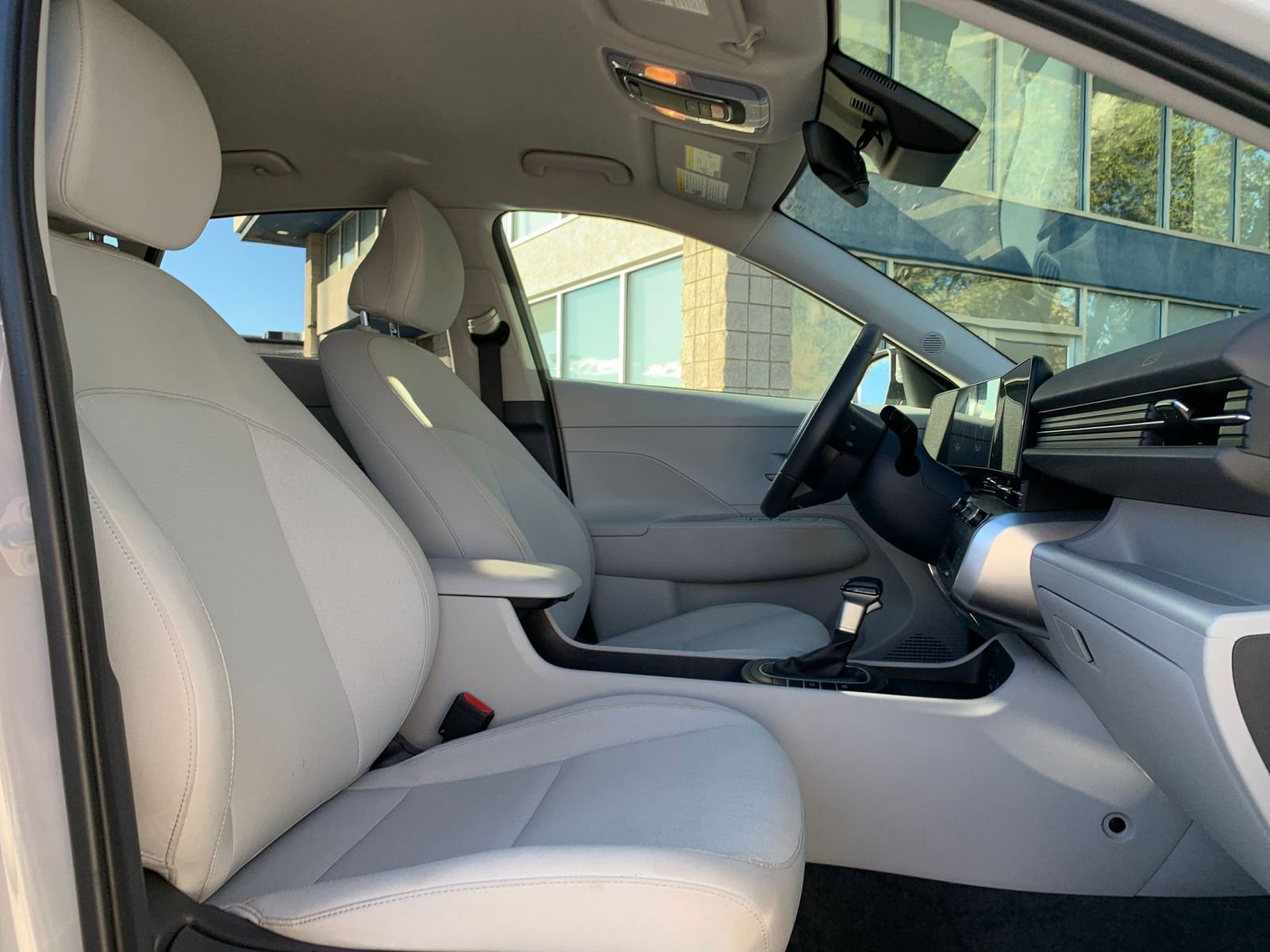 Used 2025 Hyundai Kona SEL image 36