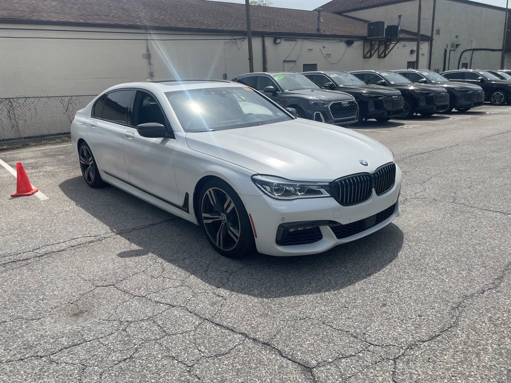 Used 2018 BMW 750i xDrive image 1