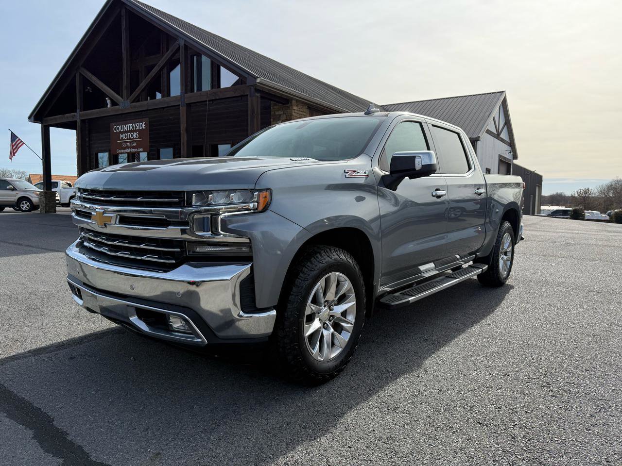 Used 2021 Chevrolet Silverado 1500 LTZ AWD/4WD image 2