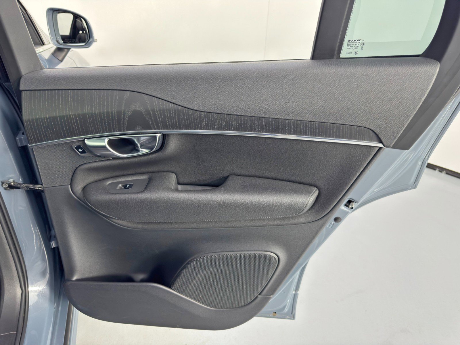 Used 2020 Volvo XC90 T6 Momentum image 45