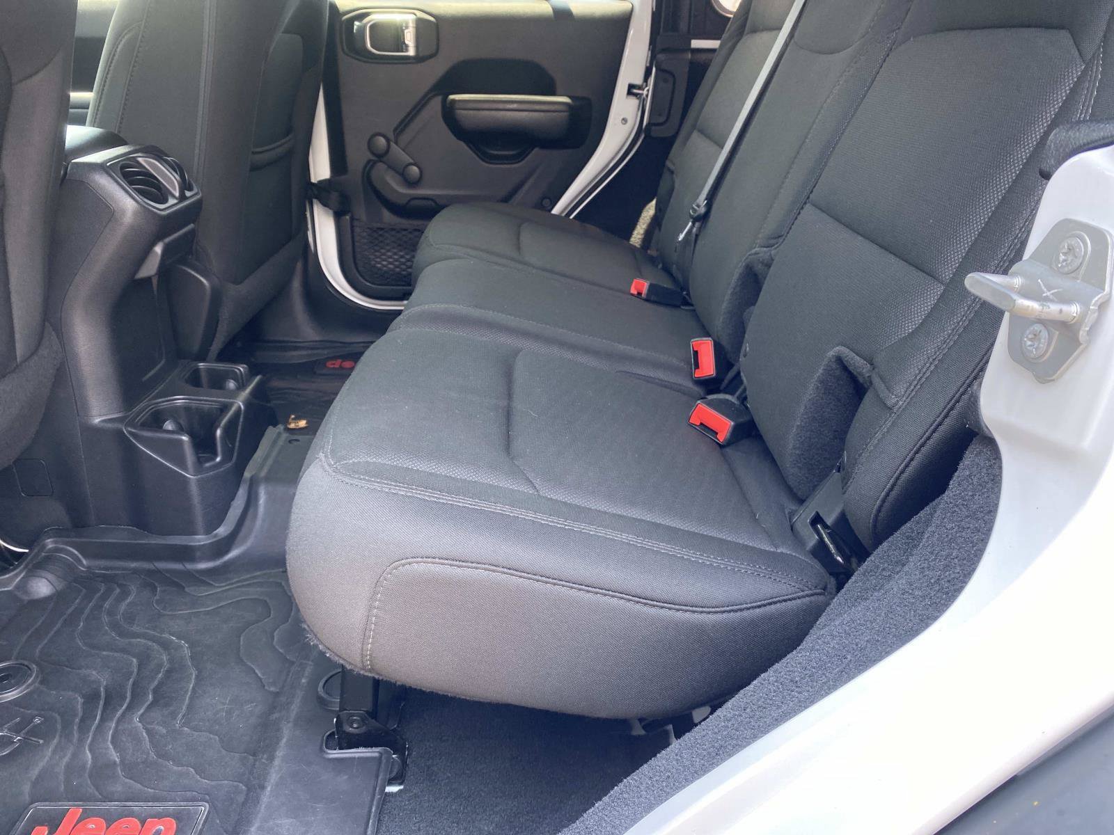 Used 2018 Jeep Wrangler Unlimited Sport AWD/4WD image 17
