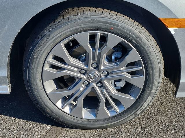 New 2026 Honda Odyssey Touring image 7