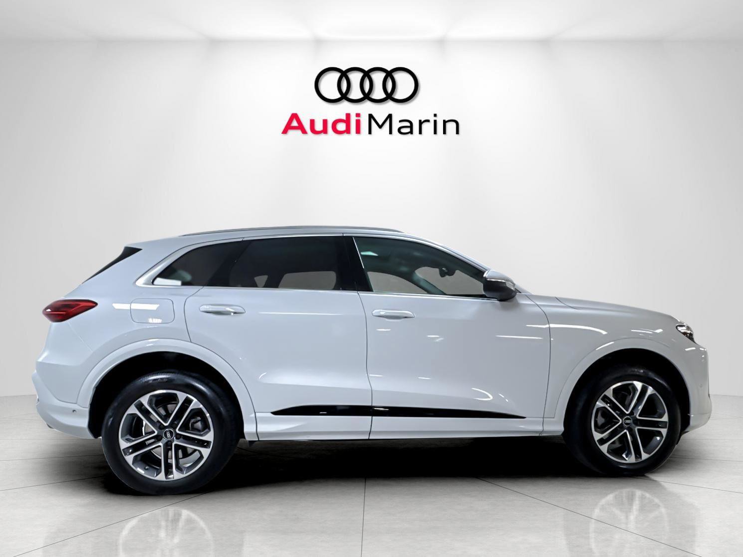 Used 2025 Audi Q5 Premium Plus w/ Premium Plus AWD/4WD image 6