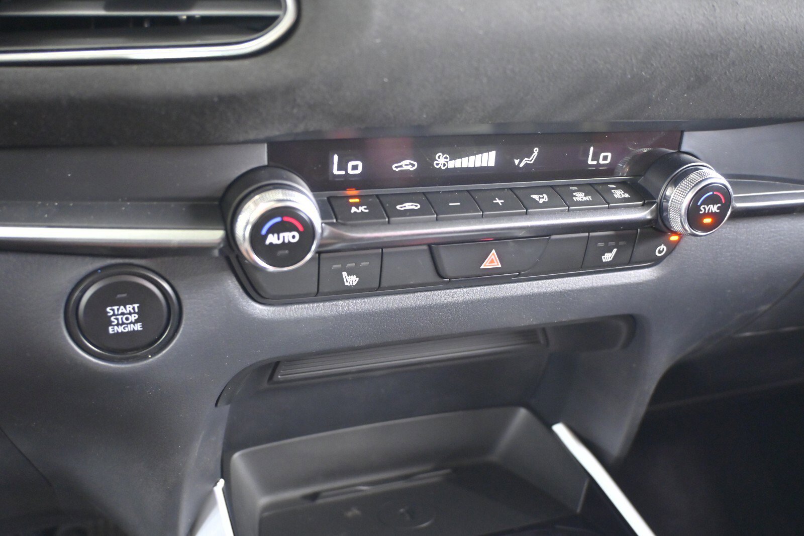 New 2025 MAZDA CX-30 Carbon image 20