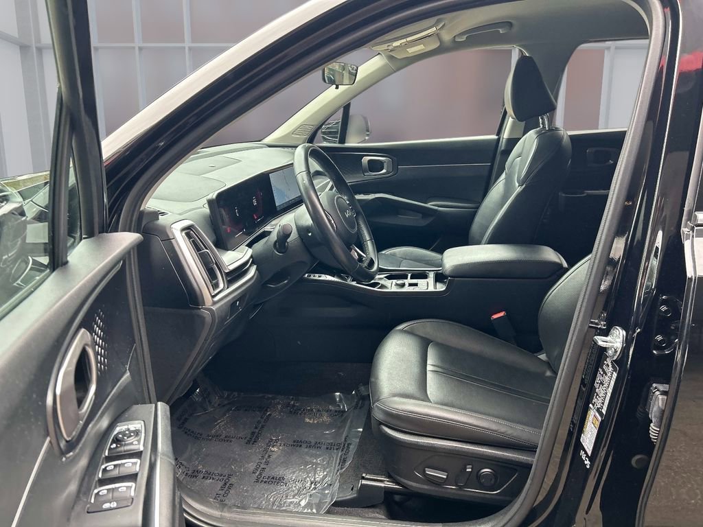 Used 2024 Kia Sorento S image 13