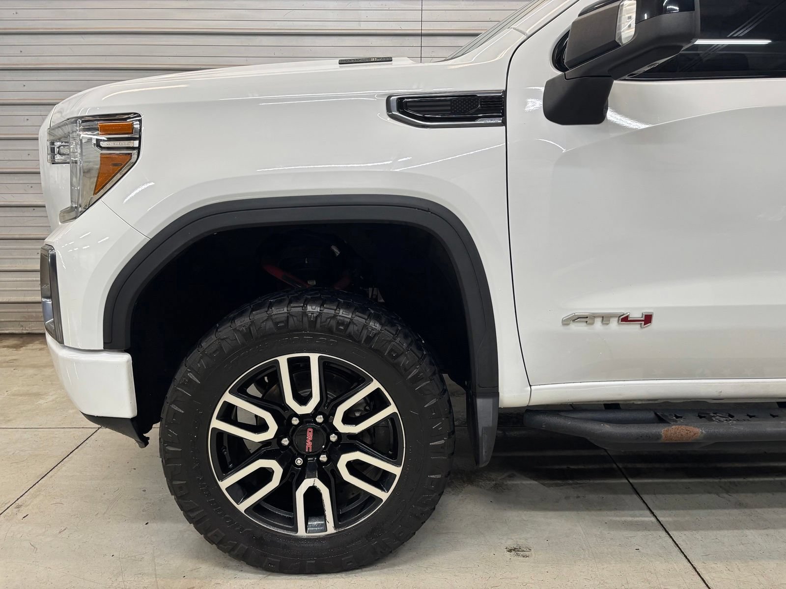 Used 2020 GMC Sierra 1500 AT4 w/ AT4 Premium Package AWD/4WD image 4
