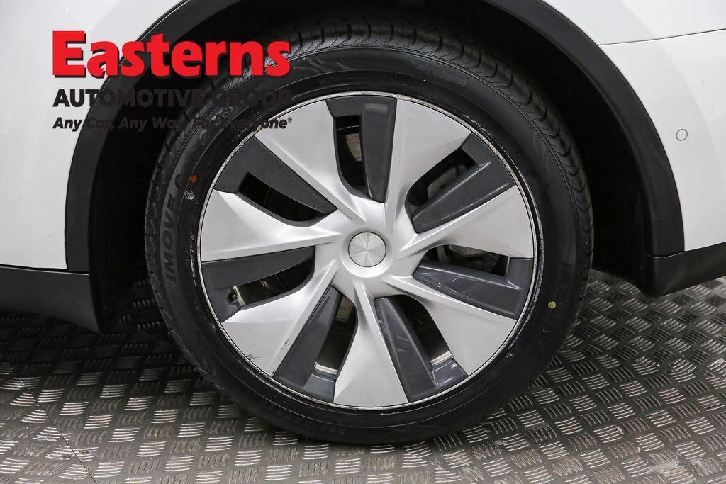 Used 2022 Tesla Model Y Long Range image 30