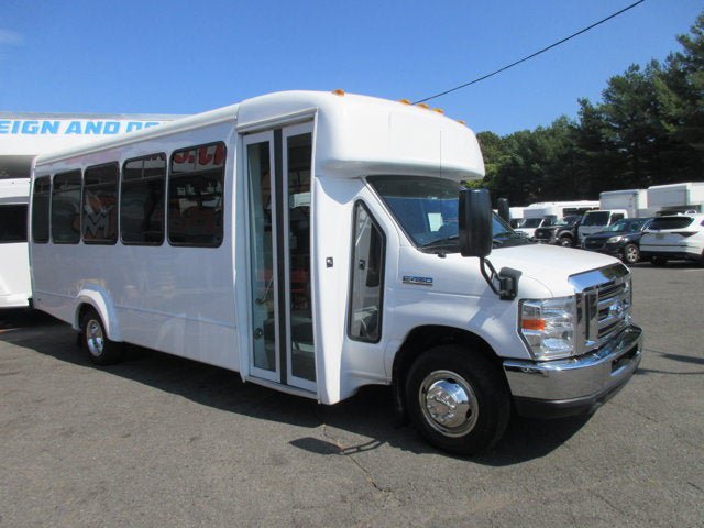 Used 2019 Ford E-450 and Econoline 450 Super Duty w/ Shuttle Bus Prep Package RWD image 3