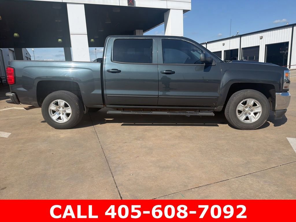 Used 2018 Chevrolet Silverado 1500 LT w/ Texas Edition RWD image 2