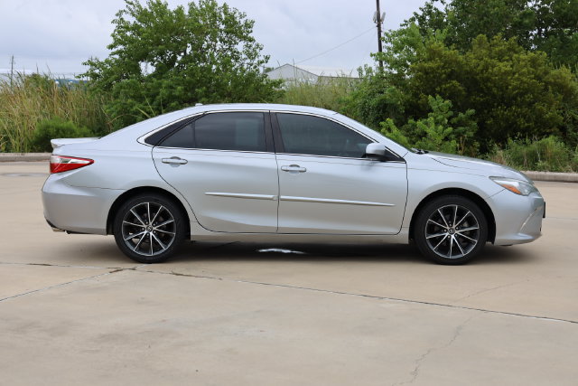 Certified 2017 Toyota Camry XSE FWD image 8