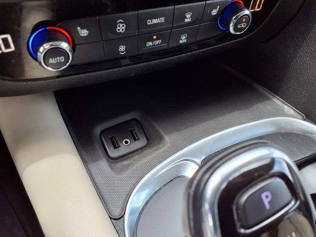 Used 2019 Buick Enclave Essence FWD image 13