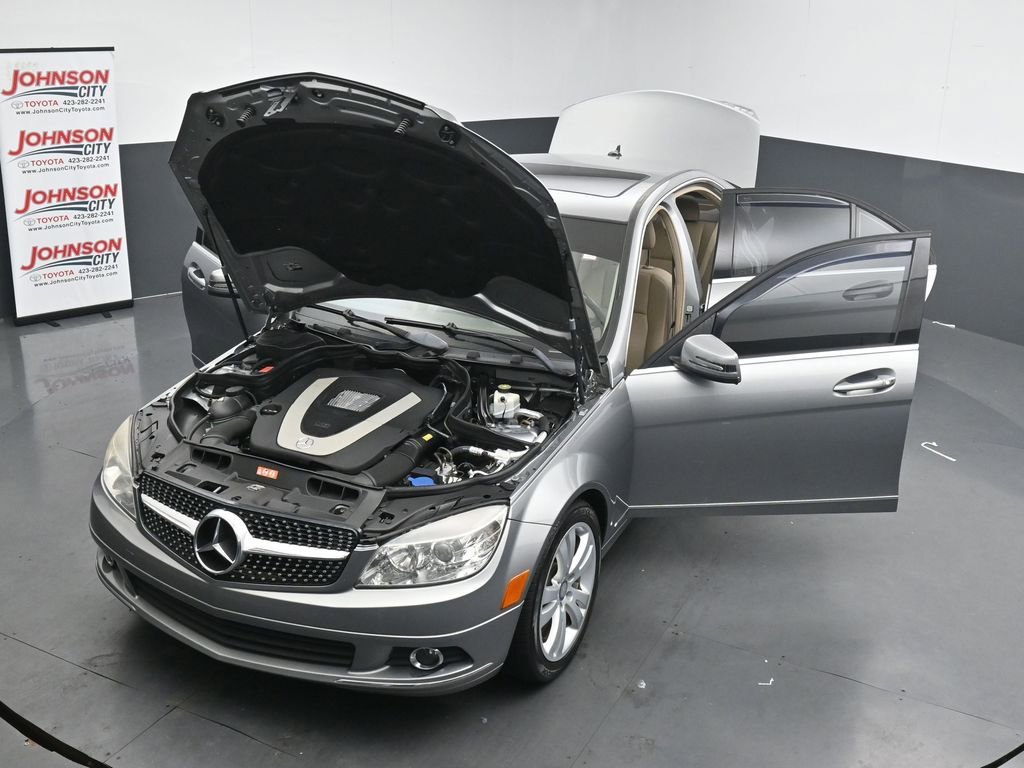 Used 2010 Mercedes-Benz C 300 Sedan image 40