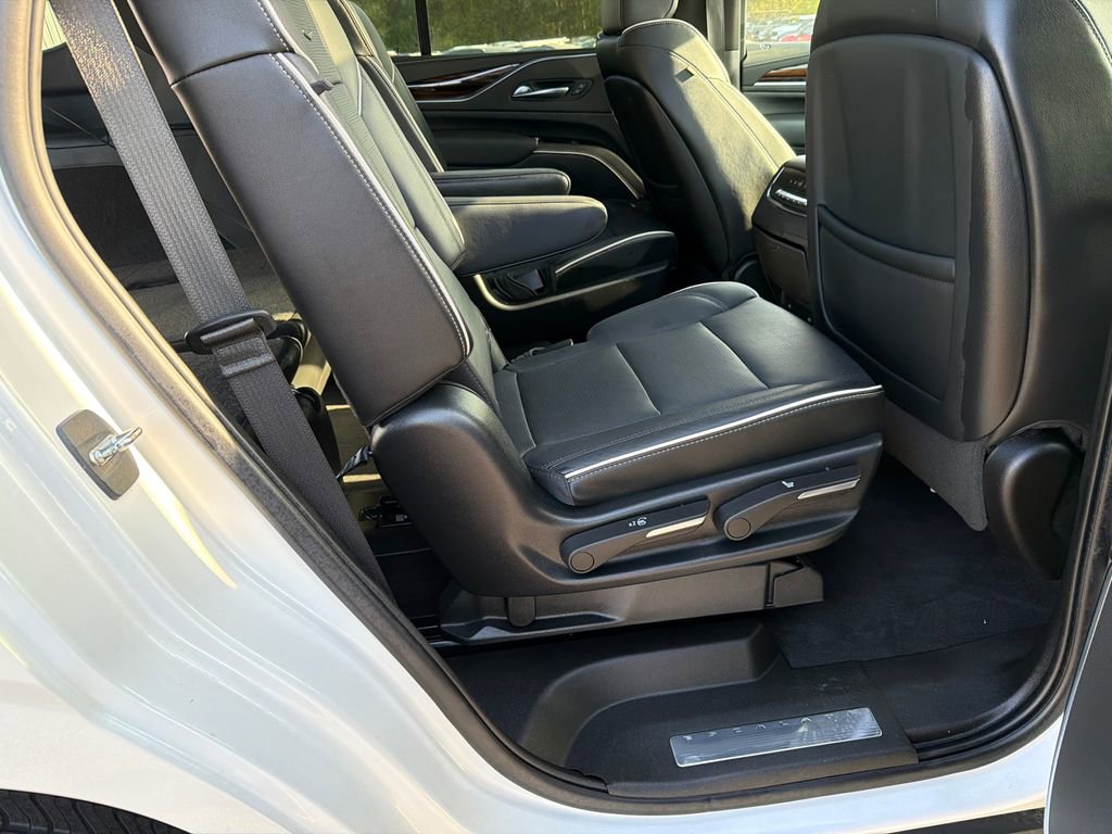 Used 2023 Cadillac Escalade Premium Luxury RWD image 15