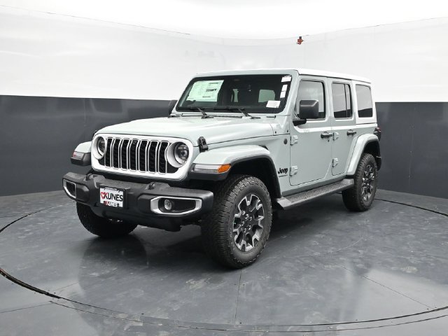 New 2026 Jeep Wrangler Unlimited Sahara w/ Whitecap Package AWD/4WD image 4