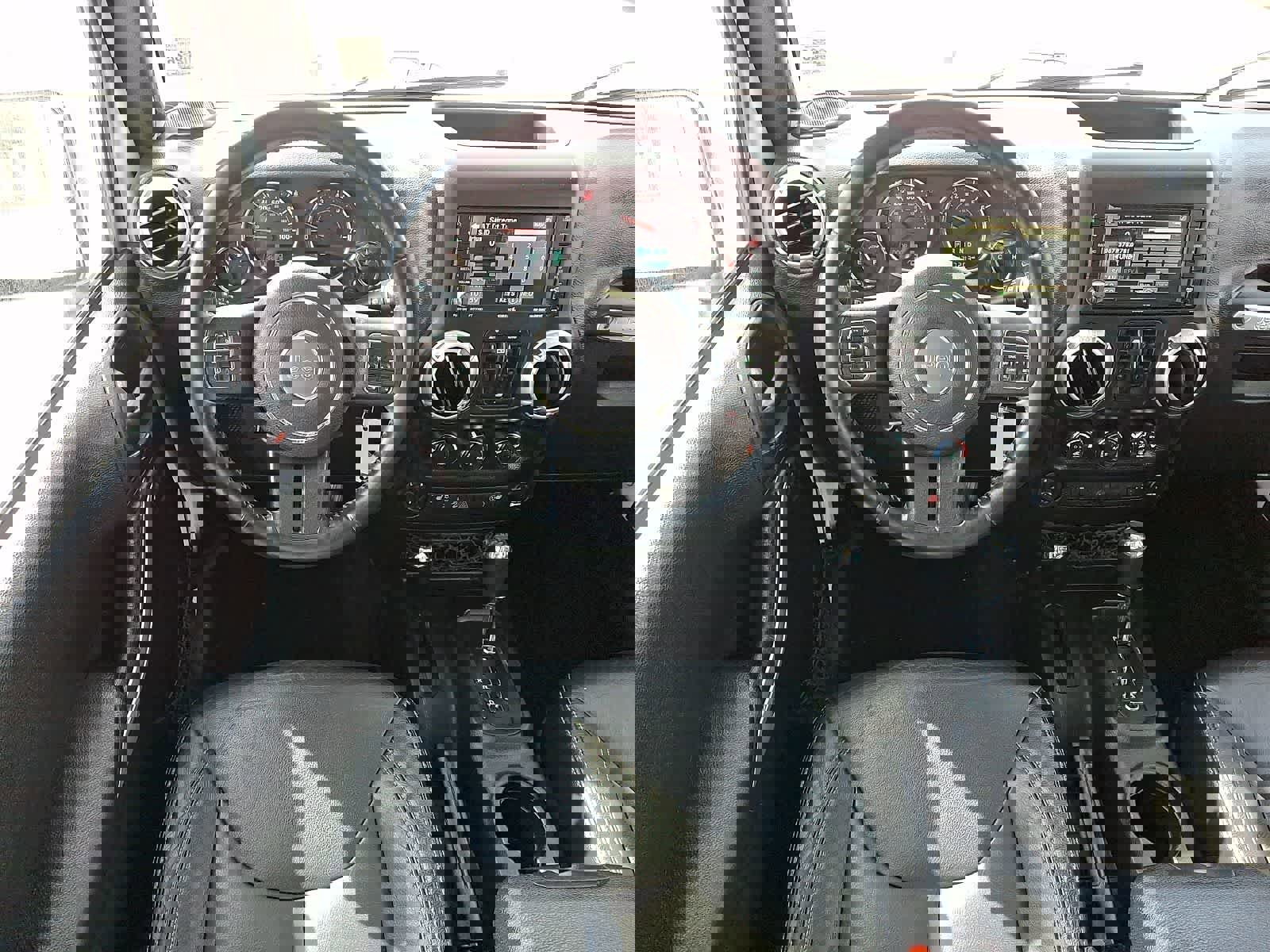 Used 2015 Jeep Wrangler Unlimited Sahara w/ Connectivity Group image 12