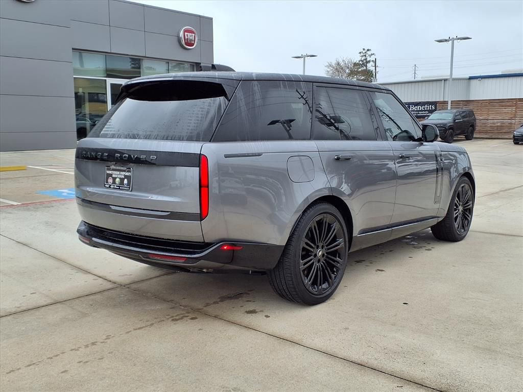 Used 2025 Land Rover Range Rover Autobiography image 7