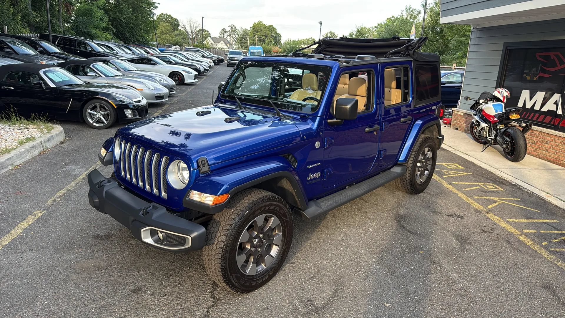 Used 2018 Jeep Wrangler Unlimited Sahara AWD/4WD image 45