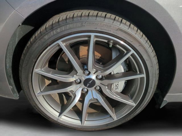 Certified 2025 Genesis G70 2.5T image 10