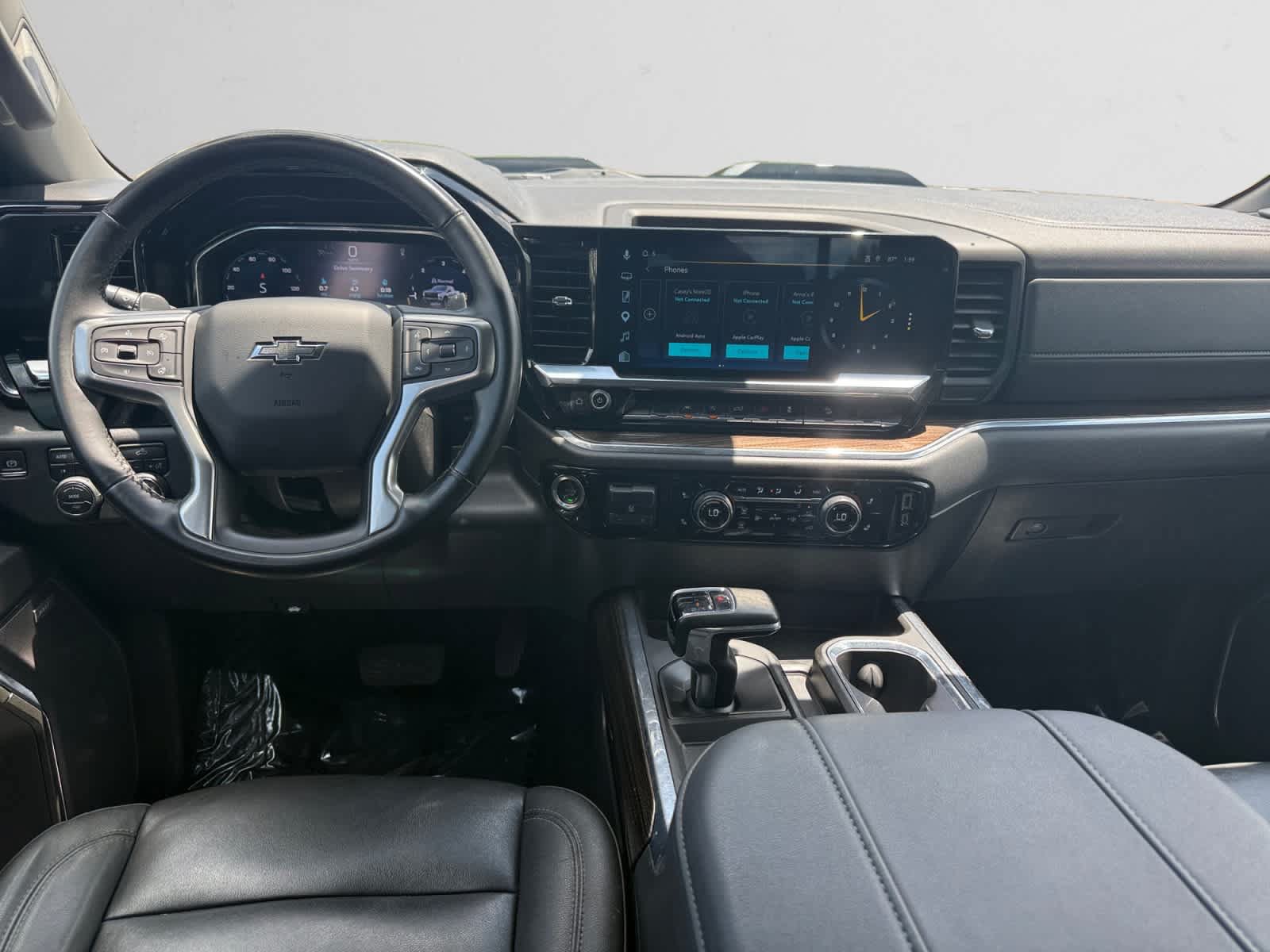 Used 2025 Chevrolet Silverado 1500 LT Trail Boss w/ Convenience Package II AWD/4WD image 10