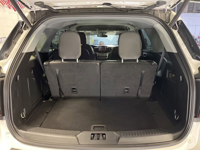 Used 2023 Ford Explorer XLT w/ Equipment Group 202A image 28