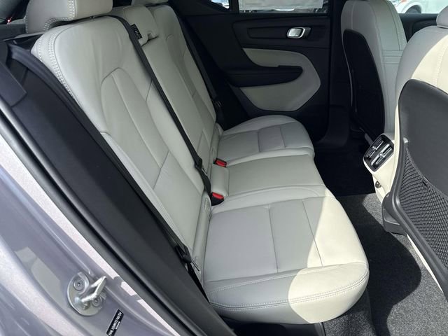 New 2026 Volvo XC40 B5 Ultra image 12