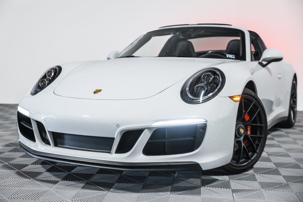 Used 2019 Porsche 911 Targa 4 GTS image 9