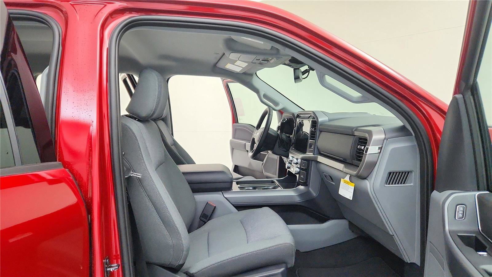 New 2025 Ford F150 XLT w/ Equipment Group 302A MID image 33