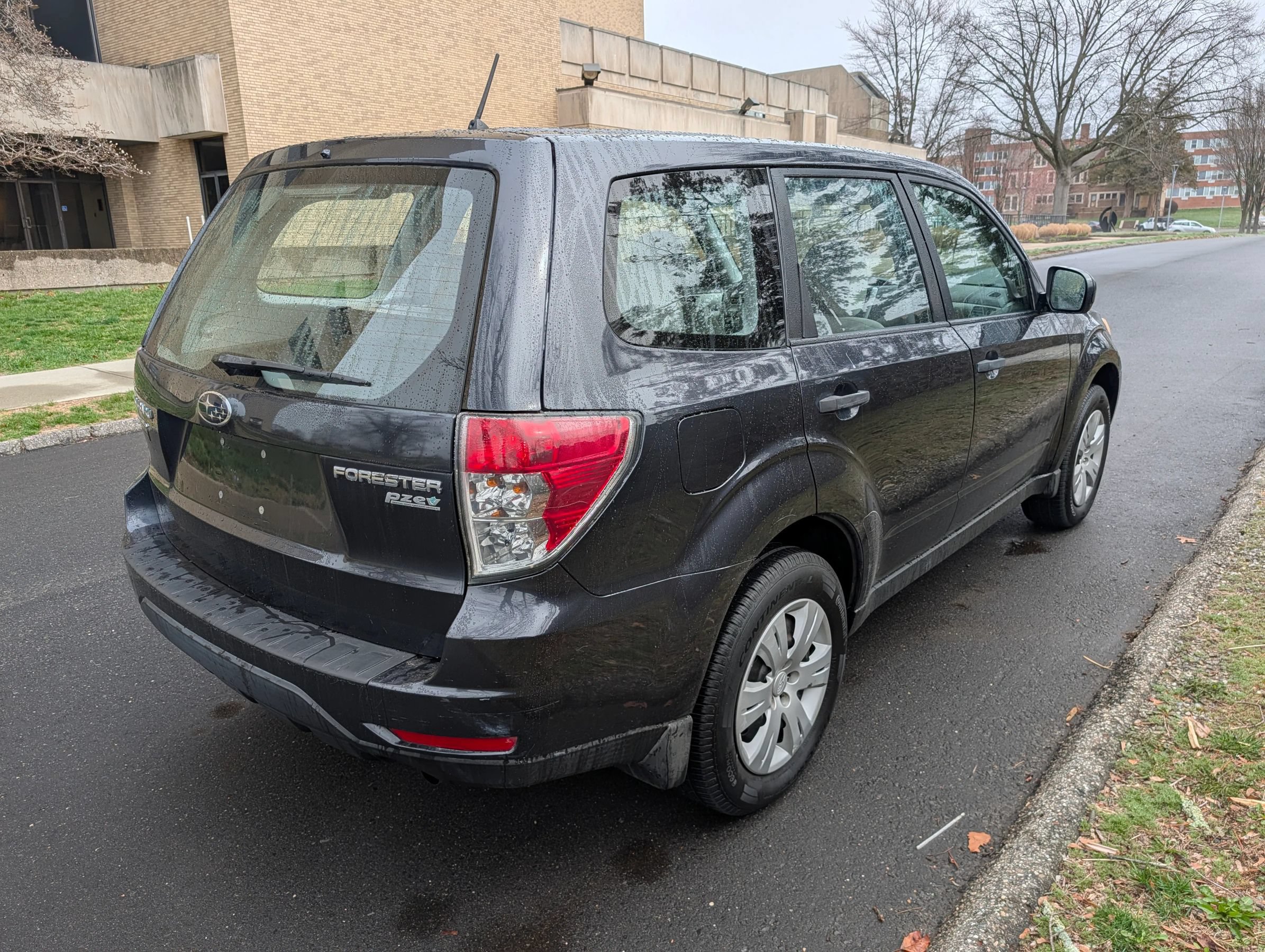 Used 2010 Subaru Forester 2.5X AWD/4WD image 5