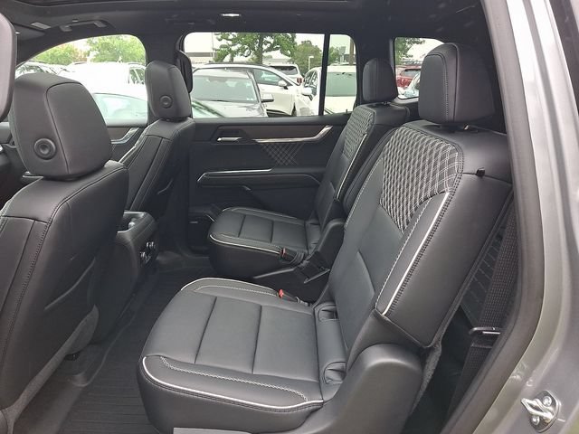 Used 2026 GMC Acadia Denali FWD image 10