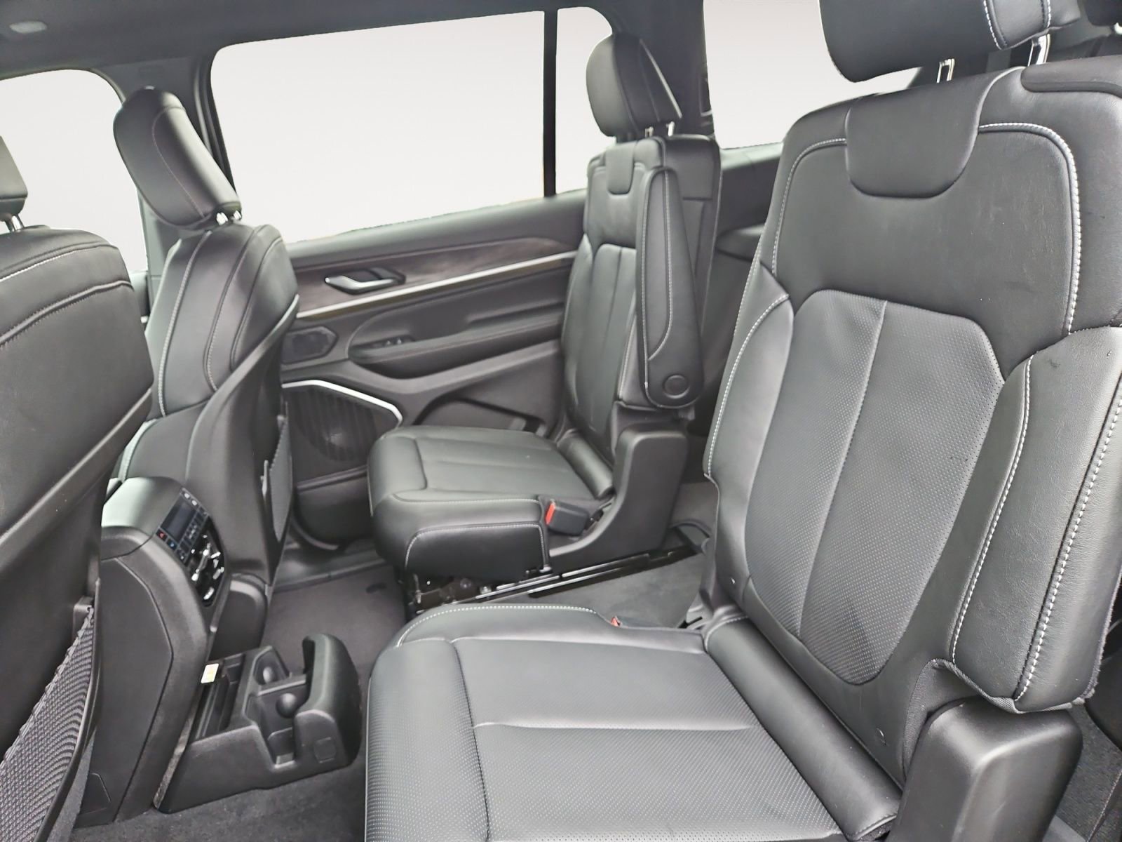 New 2026 Jeep Grand Cherokee L Limited image 13