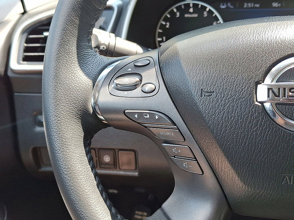 Used 2022 Nissan Murano SV w/ SV Midnight Edition Package AWD/4WD image 17