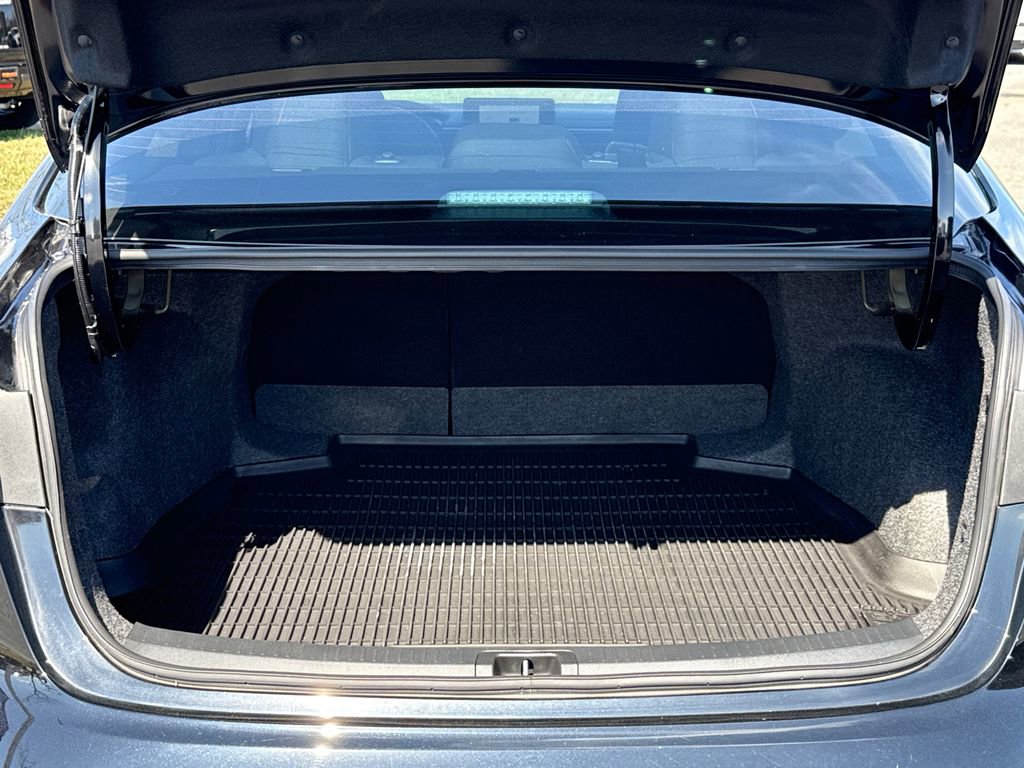 Used 2025 Toyota Corolla LE image 18