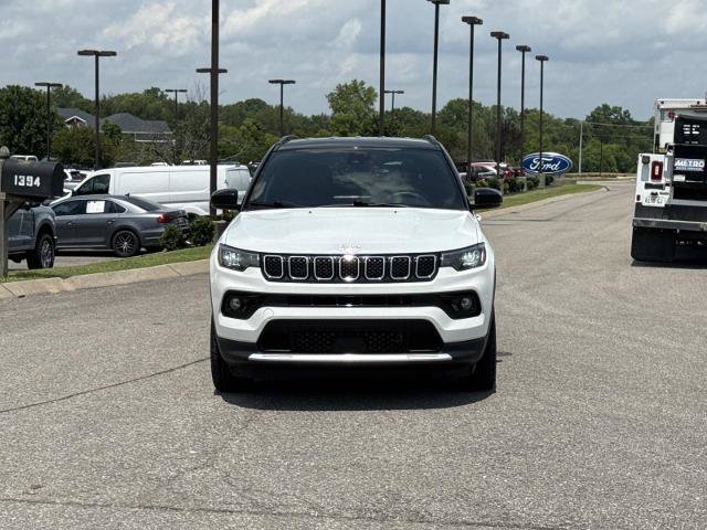 Used 2024 Jeep Compass Limited AWD/4WD image 2