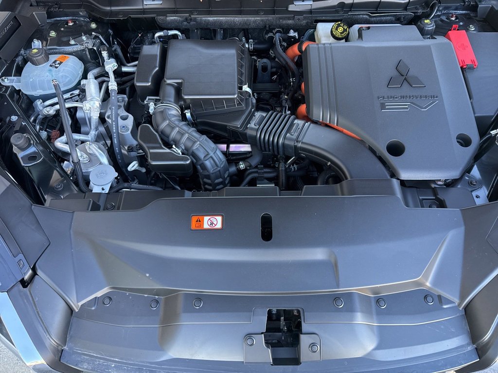New 2025 Mitsubishi Outlander SE image 33